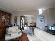 Purchase sale five-room apartment and more Merignac
