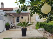 Purchase sale villa Saint Julien Beychevelle